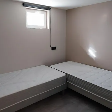 3 6 Personnes Chez Eugene à